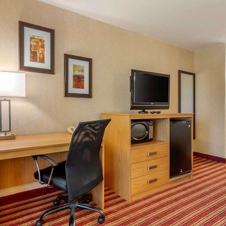Quality Inn Exit 4 Кларксвілл Екстер'єр фото