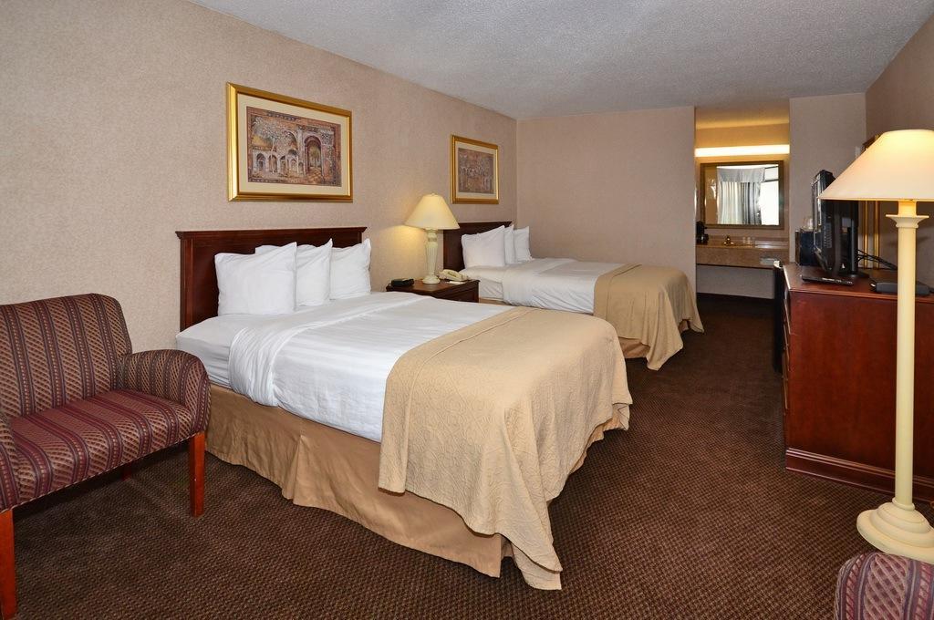 Quality Inn Exit 4 Кларксвілл Екстер'єр фото